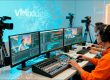Domine a ferramenta de streaming vMix em treinamento profissional com operador em monitores, câmeras e mesa de áudio_-compressed