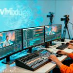 Domine a ferramenta de streaming vMix em treinamento profissional com operador em monitores, câmeras e mesa de áudio_-compressed